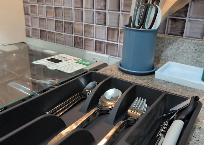 Apartamento Cozy Garden View Near Airport Wfh Netflix *